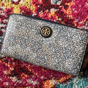 Authentic Tory Burch PVC wallet